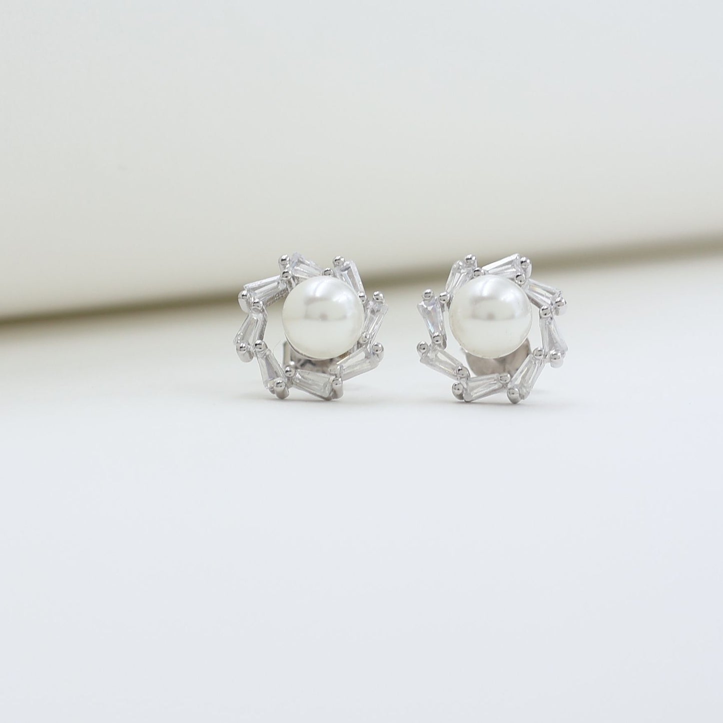 925 Silver Pearl Set With Link