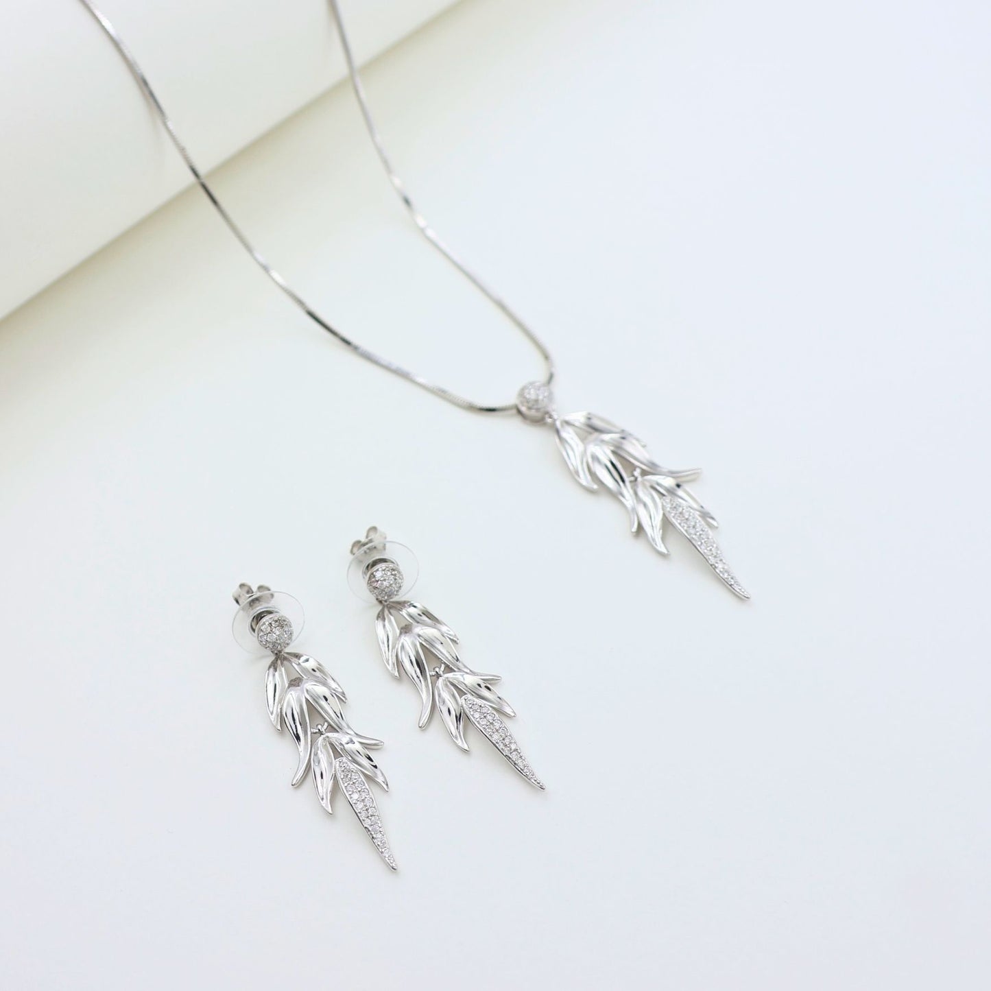 925 Silver Classic Pendant Set